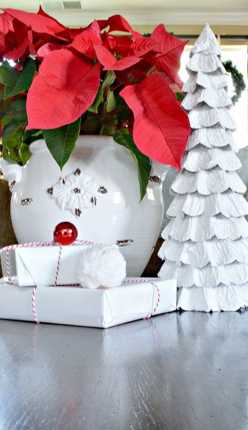 christmas wonderland decor, christmas decorations, fireplaces mantels, seasonal holiday decor