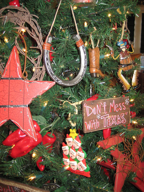 how to make a texas themed christmas tree, christmas decorations, crafts, seasonal holiday decor