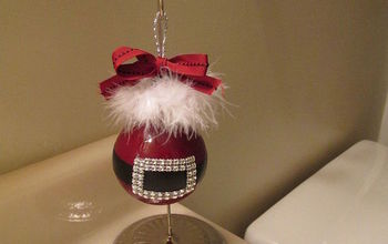 Don't Throw Away Old Light Bulbs{Turn Them Into Christmas Ornaments} !