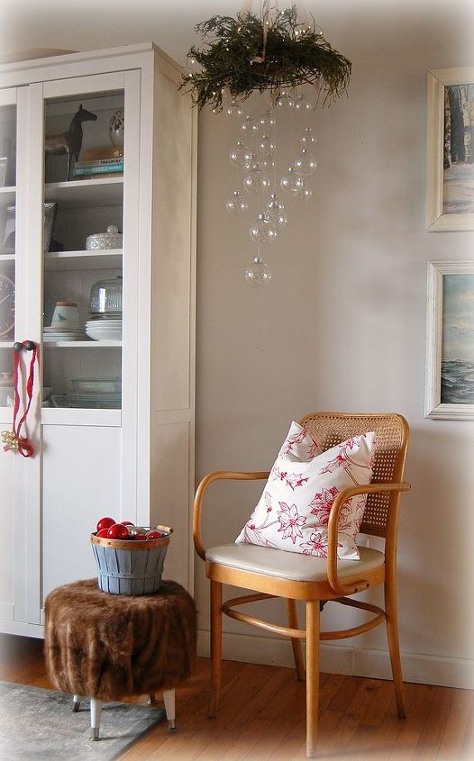 Diy Clear Ornament Hanging Chandelier Hometalk Diy Clear Ornament Hanging Chandelier Decorations Crafts Repurposing Upcycling Seasonal Holiday