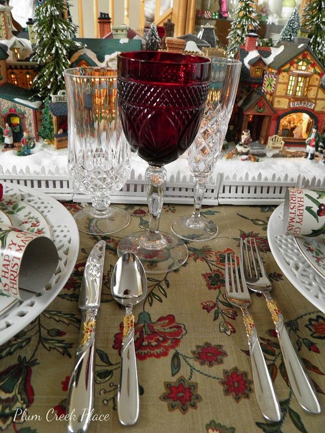 christmas village tablescape, christmas decorations, seasonal holiday decor