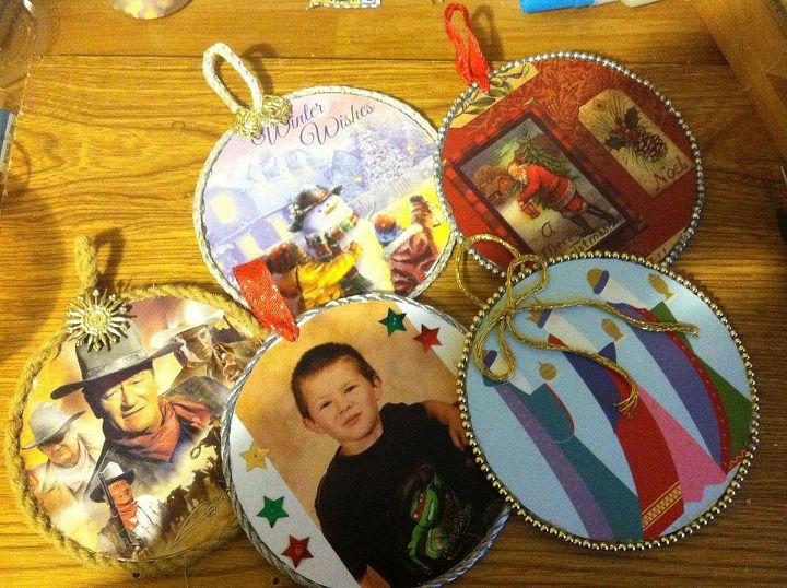 how to make cd ornaments, christmas decorations, crafts, repurposing upcycling, seasonal holiday decor