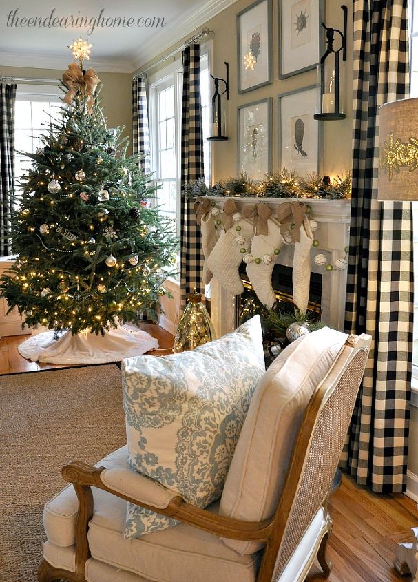 festive and bright christmas in the family room, christmas decorations, crafts, seasonal holiday decor