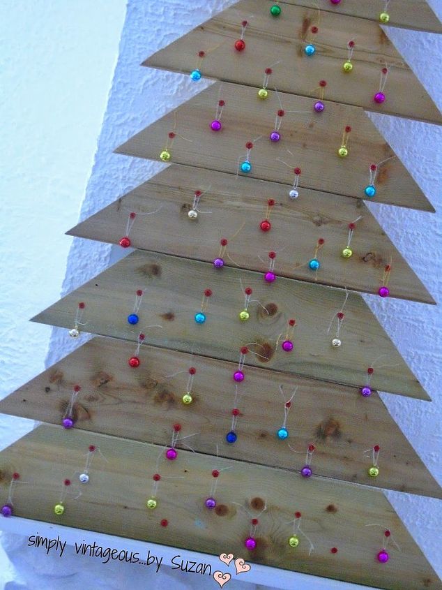 diy plank christmas tree, christmas decorations, crafts, seasonal holiday decor, woodworking projects