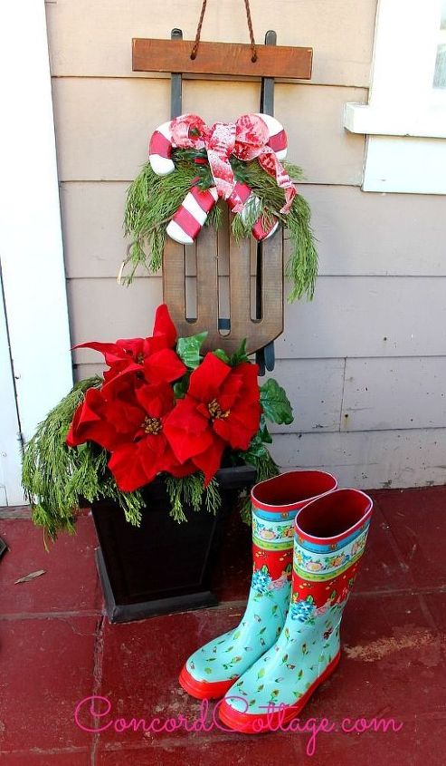 christmas porch decor, christmas decorations, crafts, painted furniture, porches, seasonal holiday decor, wreaths