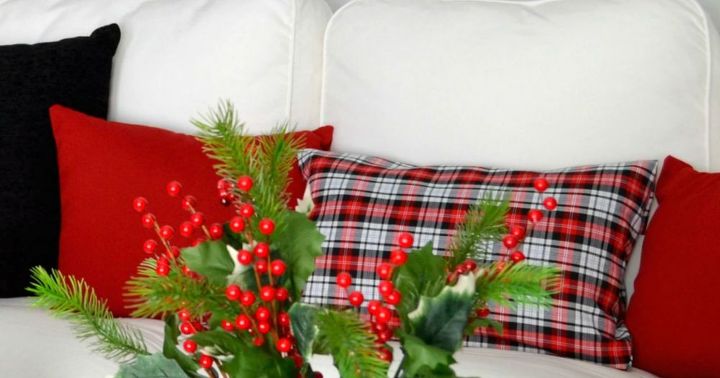 christmas cottage livingroom, christmas decorations, repurposing upcycling, seasonal holiday decor, reupholster