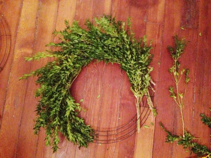 diy boxwood wreath for 13, christmas decorations, crafts, seasonal holiday decor, wreaths