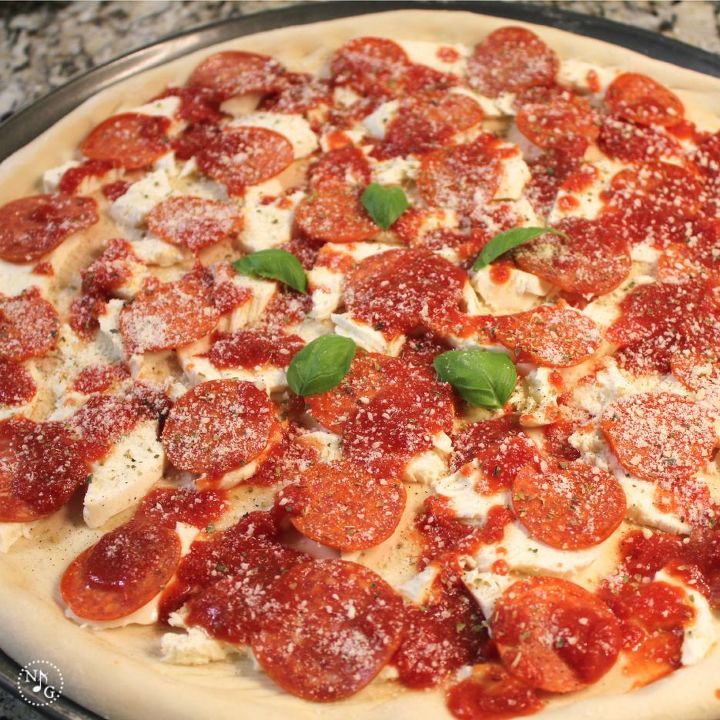 how to make your own pizza and save money