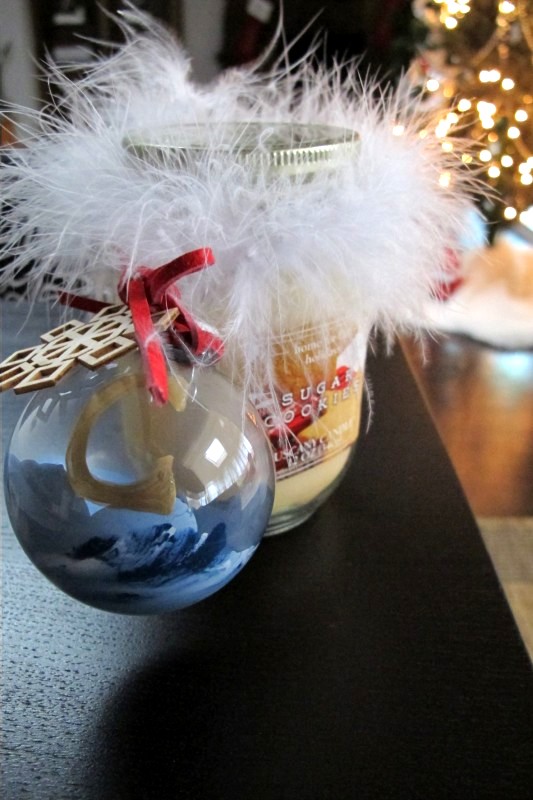 three easy diy ornament gift tags, christmas decorations, crafts, repurposing upcycling, seasonal holiday decor