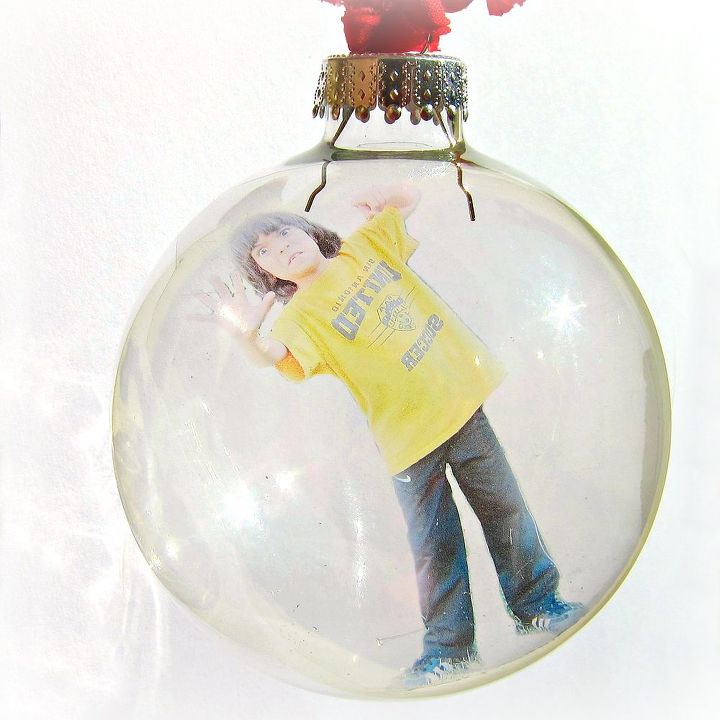 trapped picture in an ornament diy, christmas decorations, crafts, repurposing upcycling, seasonal holiday decor