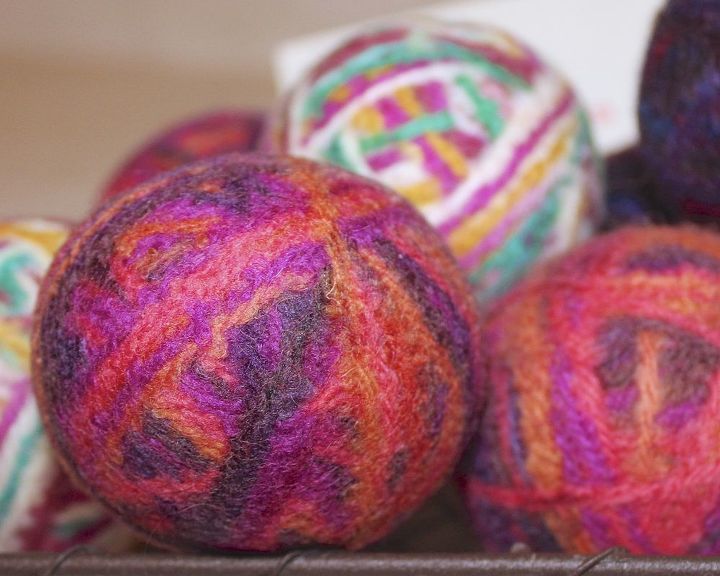 felted dryer balls, cleaning tips, crafts, laundry rooms, repurposing upcycling
