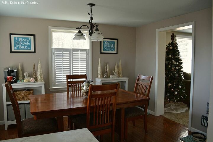 christmas home decor, christmas decorations, repurposing upcycling, seasonal holiday decor, wreaths