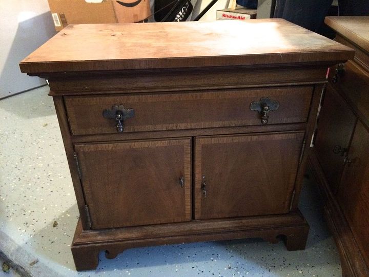 Diy Nightstand Makeover Using Annie Sloan Chalk Paint Hometalk