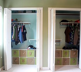 Easy System for Keeping Kids' Clothes in Closet