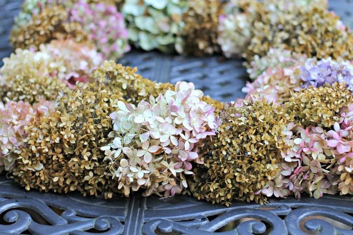 how to make a square dried hydrangea wreath, crafts, flowers, how to, hydrangea, wreaths