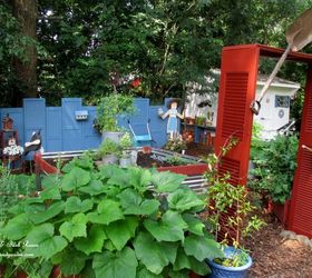 garden projects from repurposed items, container gardening, crafts, flowers, gardening, repurposing upcycling, seasonal holiday decor, wreaths, 2 Shutter Garden