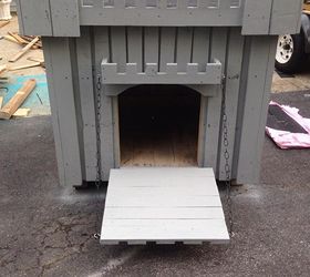 pallet dog castle house, pallet, pets animals, repurposing upcycling, woodworking projects