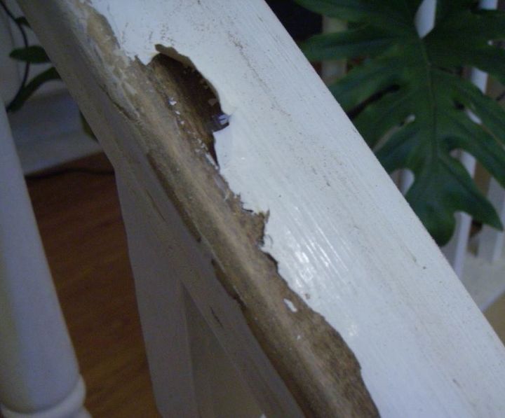prepping and painting wood stair banisters, painting, stairs, Pulled this paint up with my fingernail but should this be happening