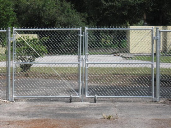 benefits of renting portable fencing, fences