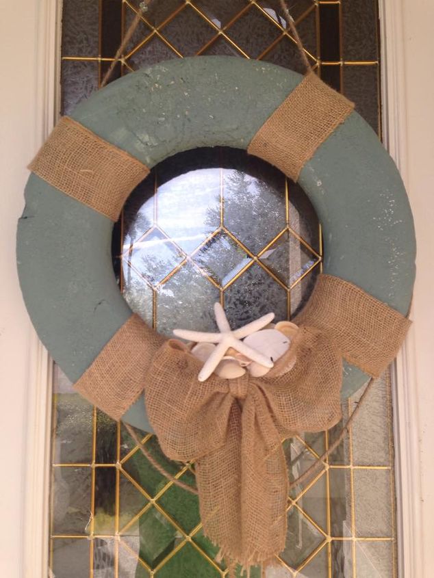 making wreaths from vintage life rings, chalk paint, crafts, repurposing upcycling, wreaths
