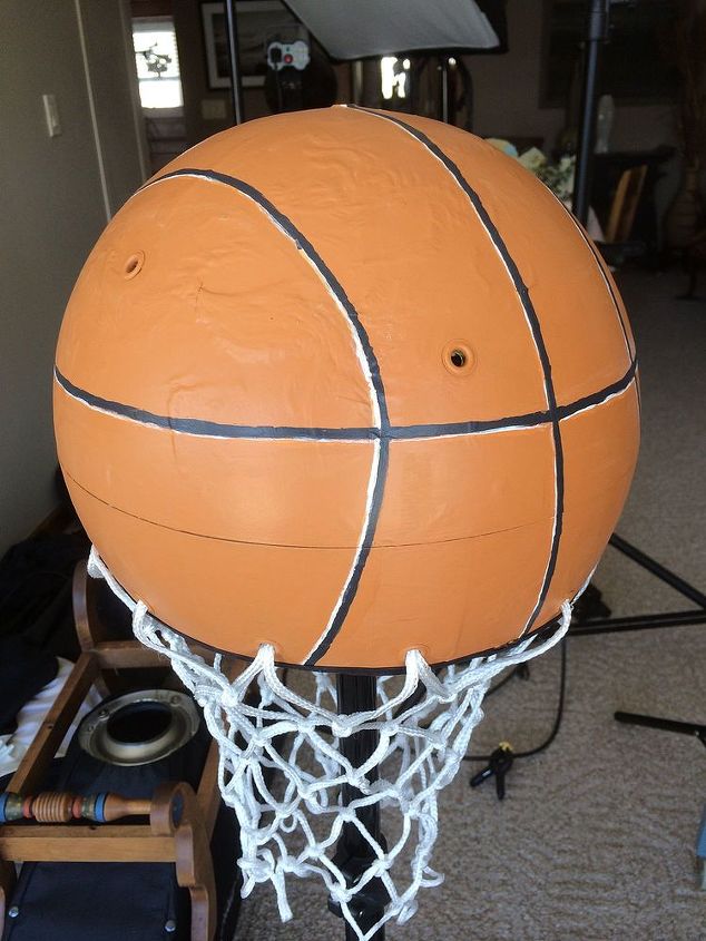 transformacin de un globo estudiantil en una lmpara de pie de baloncesto para una