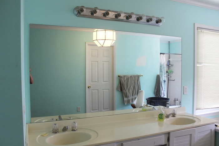 Quick And Easy Vanity Light Update Hometalk Quick And Easy Vanity Light Update, Updating Old Bathroom Vanity Lights
