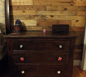 bedroom pallet wall, bedroom ideas, pallet, repurposing upcycling, wall decor, woodworking projects
