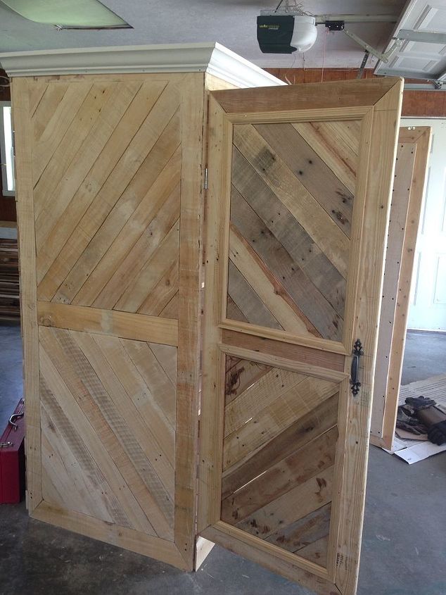 Repurposed Pallet Wardrobe Hometalk Repurposed Pallet Wardrobe Hometalk