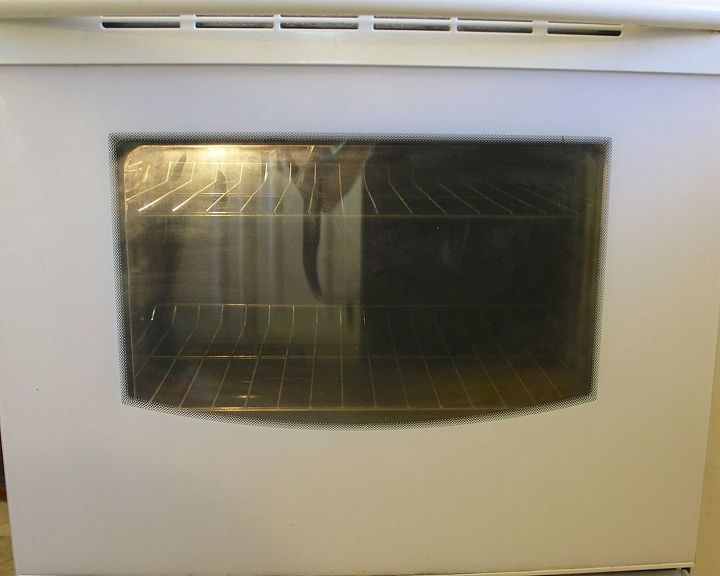 remova a sujeira entre os vidros das portas do forno