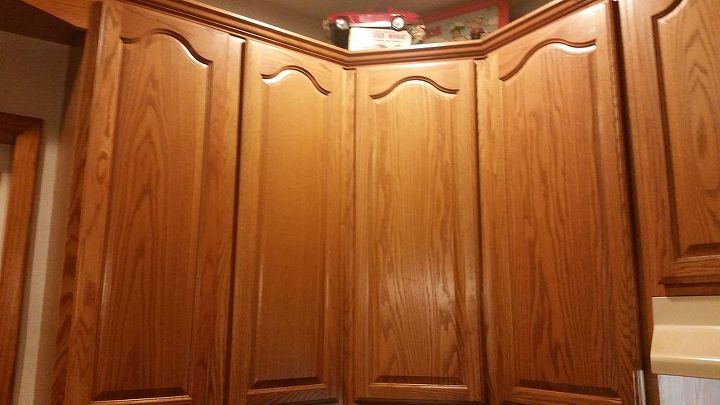 white kitchen cabinets with cathedral doors alternative to painting oak cabinets hometalk white kitchen cabinets with cathedral doors alternative to painting oak cabinets hometalk