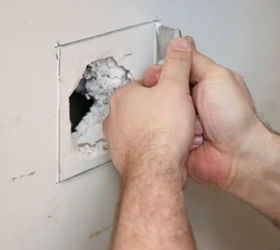 Cómo reparar un agujero en la pared de yeso