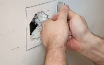 Cómo reparar un agujero en la pared de yeso