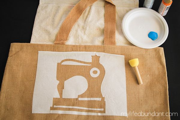 diy freezer paper stencil burlap craft bag, crafts, how to