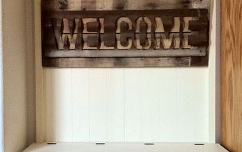 Rustic Pallet Wood Welcome Sign