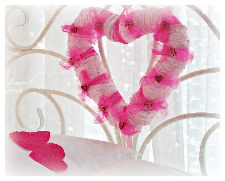 pink minky heart wreath diy, crafts, how to, valentines day ideas, wreaths