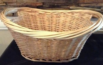 Reutiliza una cesta vieja para decorar la habitación o el baño de invitados