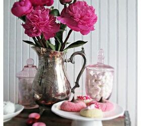 Styling a Valentine Dessert Table
