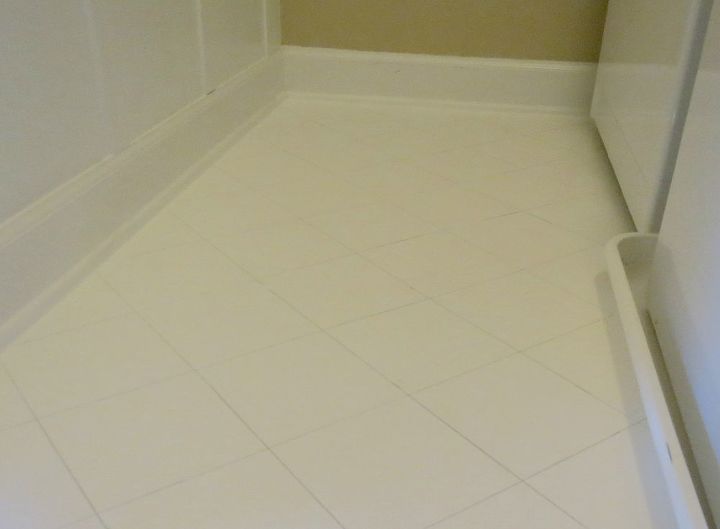 painting linoleum floors, flooring, how to, laundry rooms, painting, tile flooring