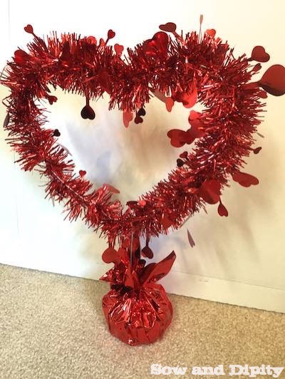 diy heart topiary, crafts, gardening, repurposing upcycling, seasonal holiday decor, valentines day ideas