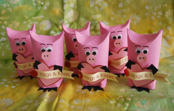 hogs and kisses valentine s gift, crafts, how to, repurposing upcycling, seasonal holiday decor, valentines day ideas