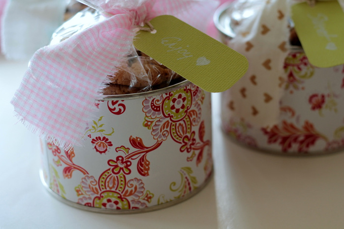 nut cans to cookie tins, crafts, repurposing upcycling, seasonal holiday decor, valentines day ideas