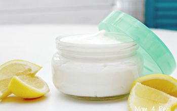 DIY Soft Scrub Recipe For Cleaning Ceramic Sinks and Bathtubs