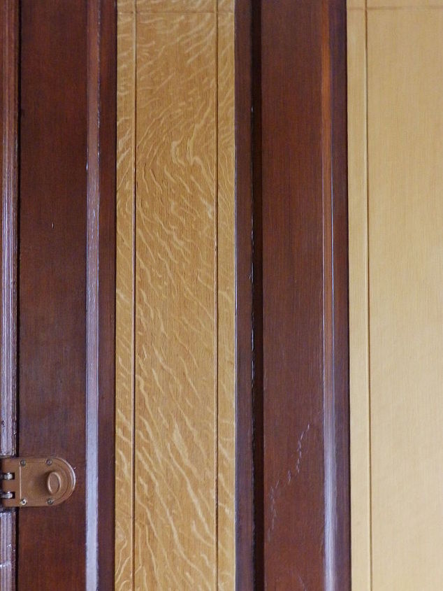 sala de jantar vitoriana faux wood grain paint portas trim, O painel esquerdo mostra a primeira camada de carvalho prateado