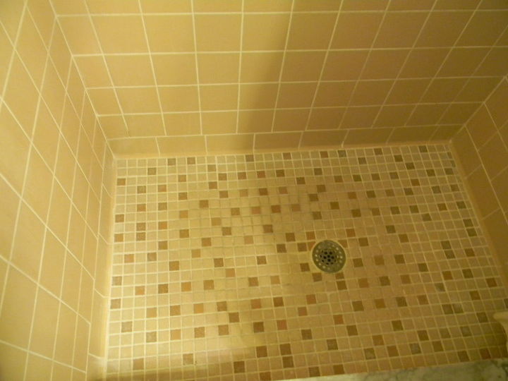 q pintura epoxi u otro material sobre los azulejos de la ducha