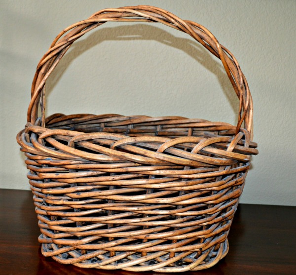 transforme uma cesta velha em uma cesta francesa antiga