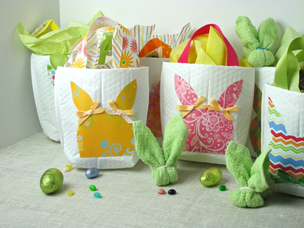 bolsas de regalo de conejo de pascua hechas con sobres de correo