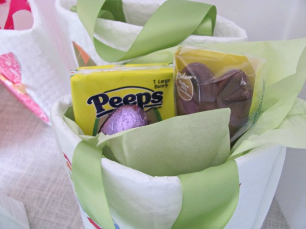 bolsas de regalo de conejo de pascua hechas con sobres de correo