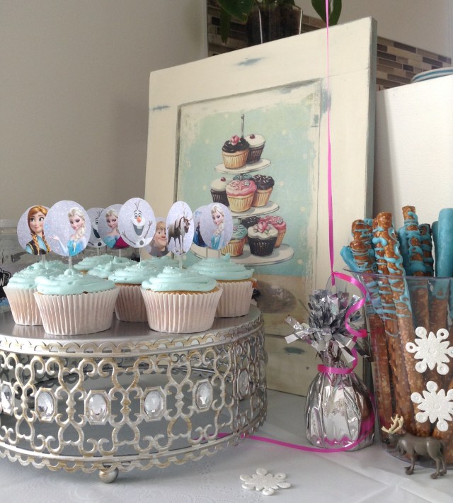 shabby chic cupcake sign from a cabinet door, crafts, doors, repurposing upcycling, shabby chic
