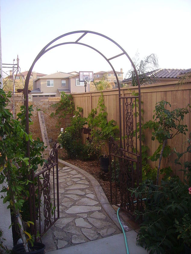 mi jardin secreto reciclado diy, Este fue un patio lateral lleno de tierra