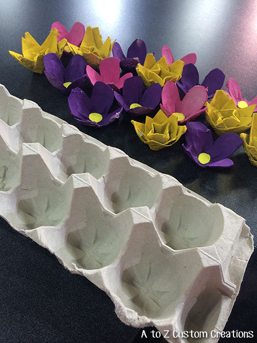 flores de cartn de huevos recicladas